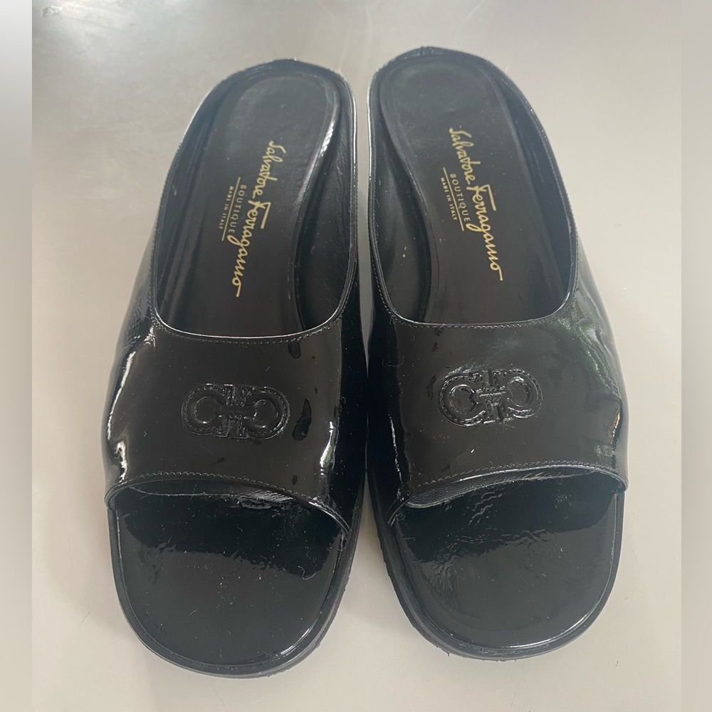 Brand new Ferragamo Italian leather black shoes sandals/slides